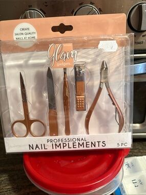 glam Rose Gold 5-Piece Professional Nail Implements Set